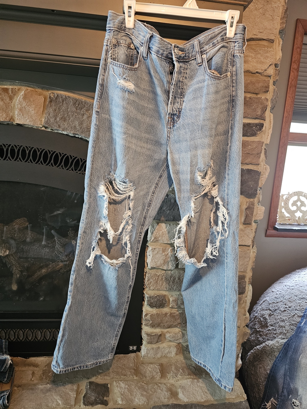 Aeropostale Light Blue Distressed Women's Straight Jeans